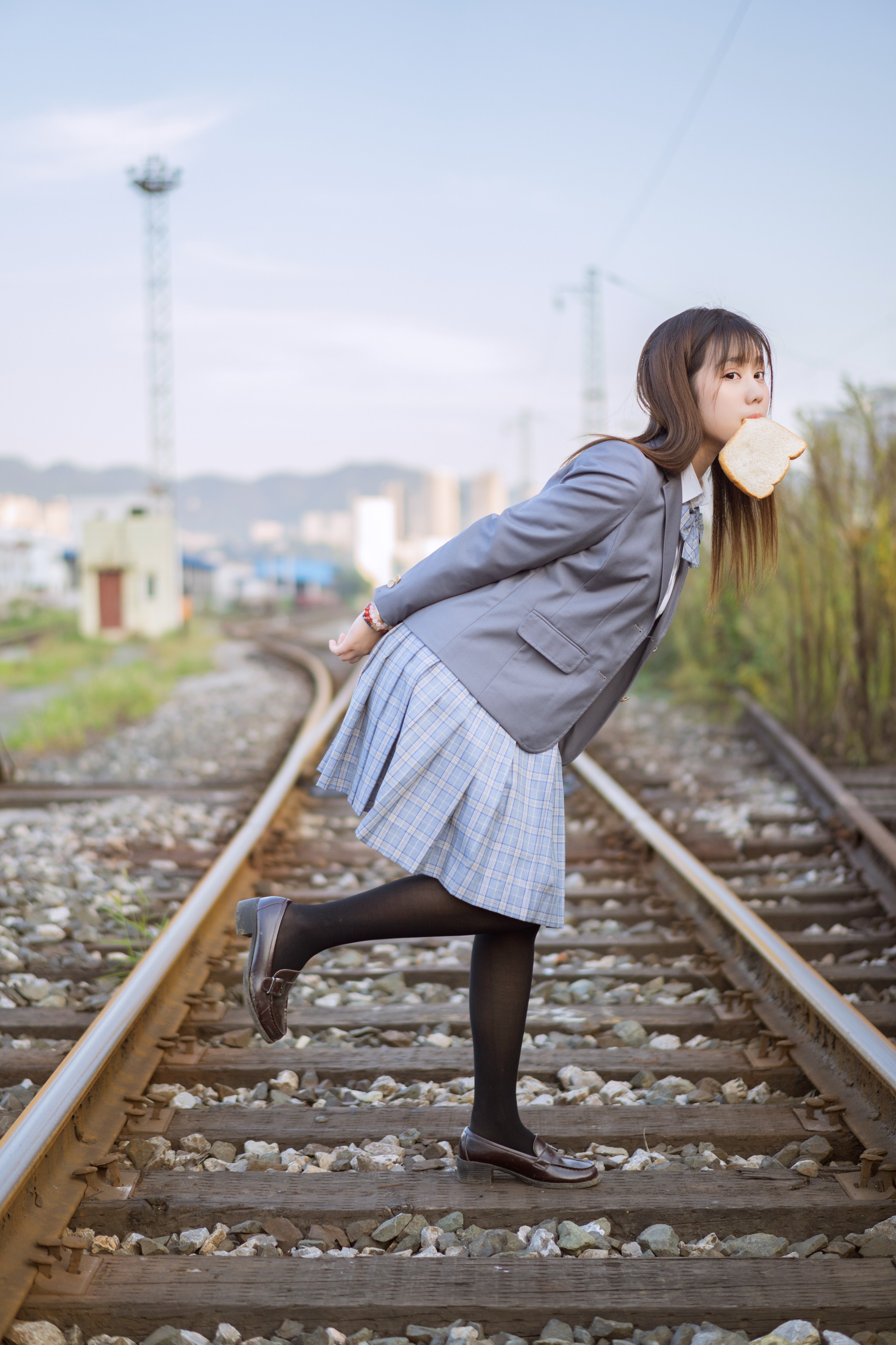 图片[1]-镜酱 – NO.014 私奔 制服 [30P]-XikXak